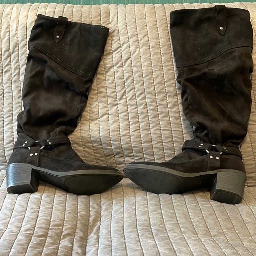 Knee-high indigo rd heels w buckle